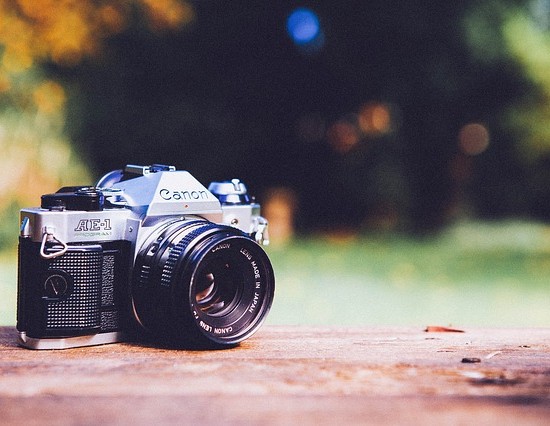digital-camera-349873_640
