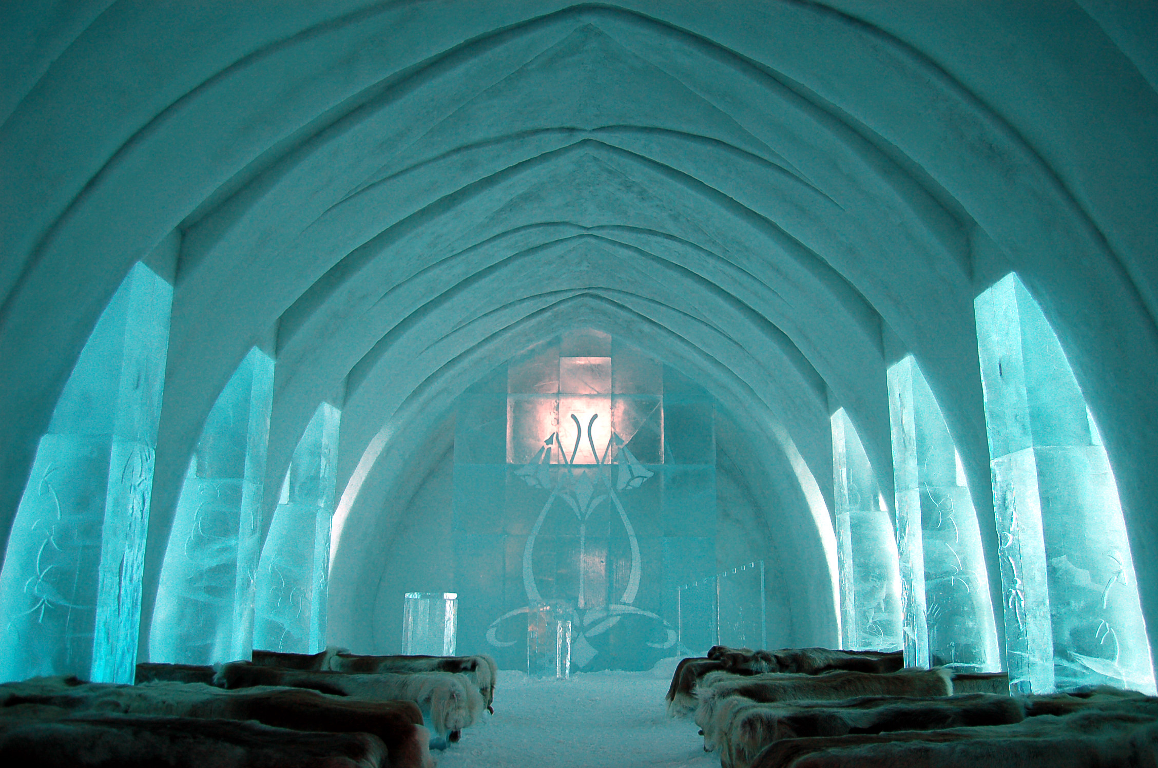 Ice_Hotel_Church_Jukkasjärvi